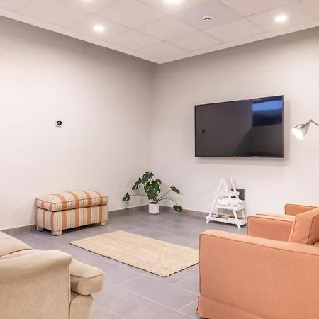 E4 - Estudio * لا أوروتافا